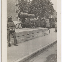 Australian soldier in Salisbury.