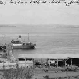 Loading salt from Muston jetty on Kangaroo Island