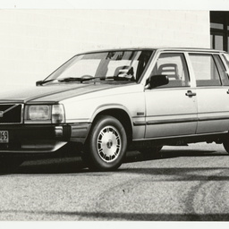 Photographs relating to Messenger Press : cars