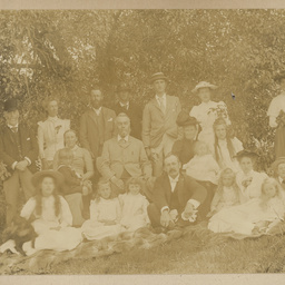 Robert Davenport family album