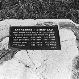 Plaque commemorating 'Beefacres'