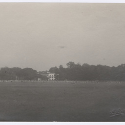 Vickers Vimy approaching landing ground at Calcutta