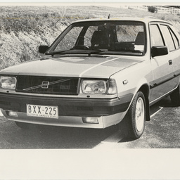 Photographs relating to Messenger Press : cars