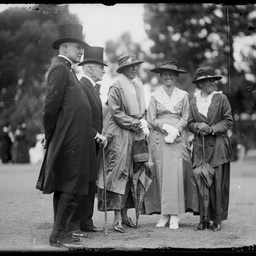 Group comprising two men and three women