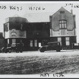 Hotel, Dry Creek