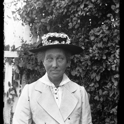 Collection of photographs taken around Adelaide by Theo Bachmann