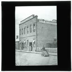 Development of Adelaide 1839-1914: series of lantern slides.