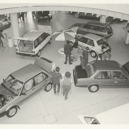 Photographs relating to Messenger Press : cars
