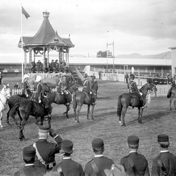 The Royal Visit : Ceremony at Adelaide Oval