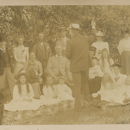 Robert Davenport family album