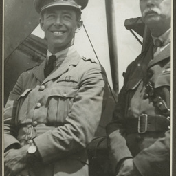 Keith Smith and General Cox.