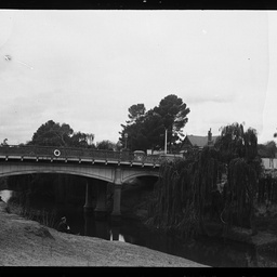 Collection of photographs taken around Adelaide by Theo Bachmann
