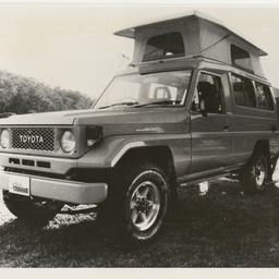 Photographs relating to Messenger Press : cars