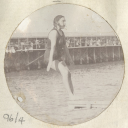 Annette Kellerman demonstrating her diving skills at Glenelg baths