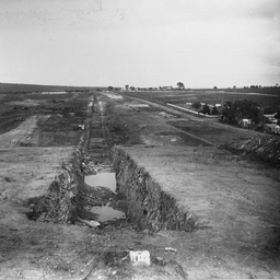 Happy Valley Reservoir : Main embankment