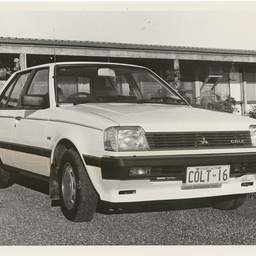 Photographs relating to Messenger Press : cars
