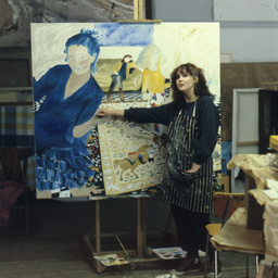 Annette Bezor.
