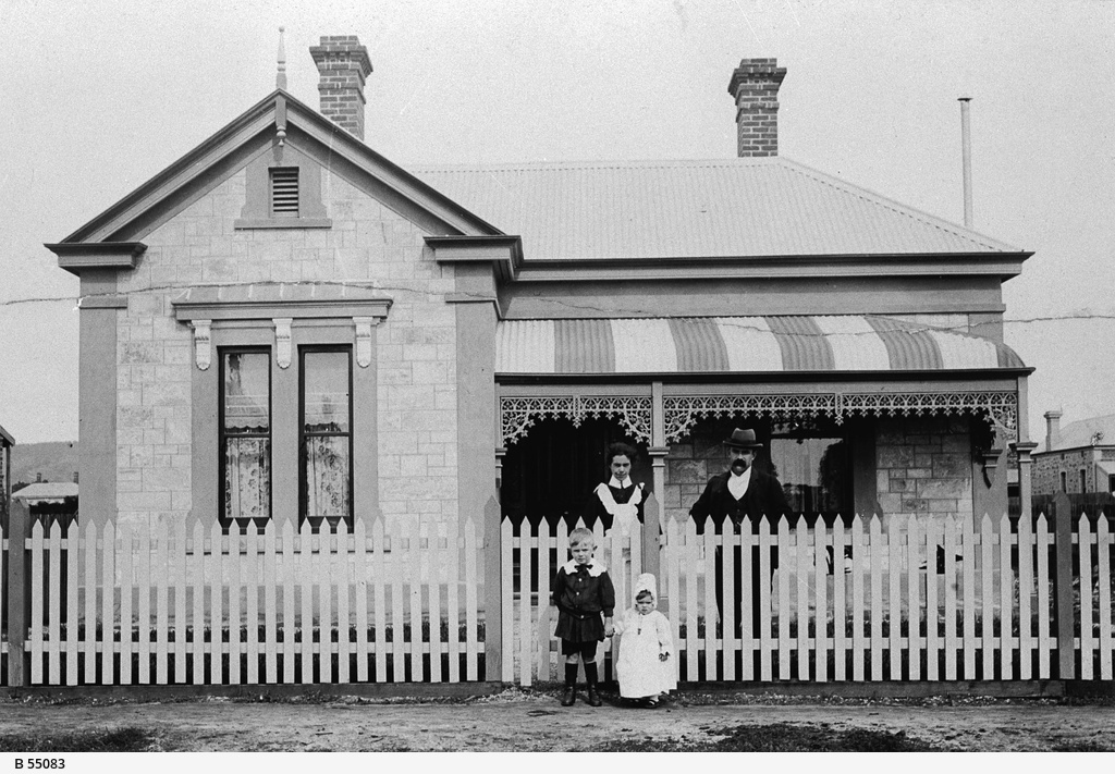 Moonta Library Moonta family outside their residence • Photograph • State Library of ...