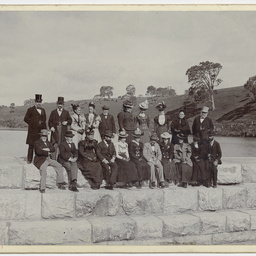 Visitors to the Clarendon Weir