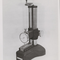 Comparator stand.