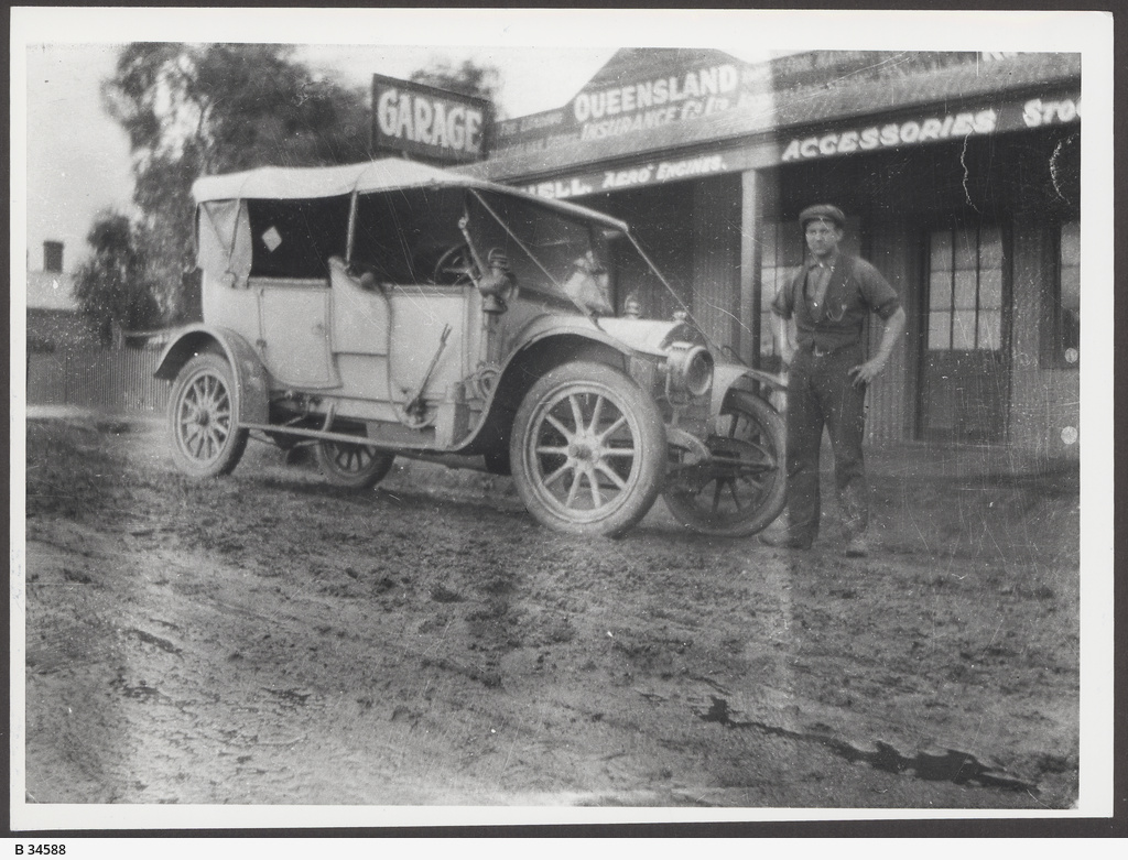 Mitchell's Garage, Woodville • Photograph • State Library of South