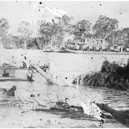 P.S. Marion at Blanchetown and sunken ferry in foreground