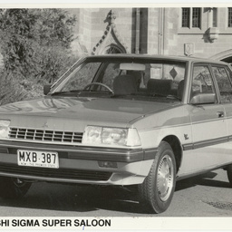 Photographs relating to Messenger Press : cars