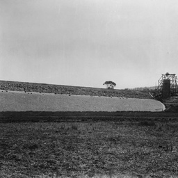 Happy Valley Reservoir : Main embankment