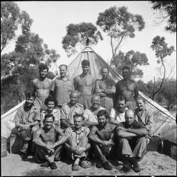 Members of the 1948 AASEAL Expedition party, on Groote Eylandt