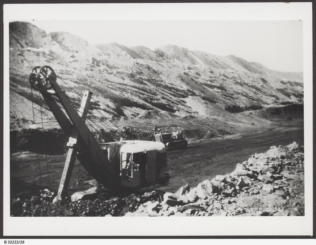 Coal Mine, Leigh Creek • Photograph • State Library of South Australia
