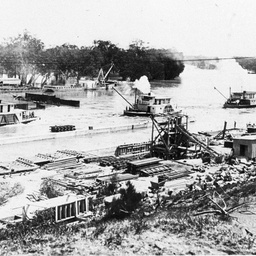 Three river steamers passing through Lock 3 Berri