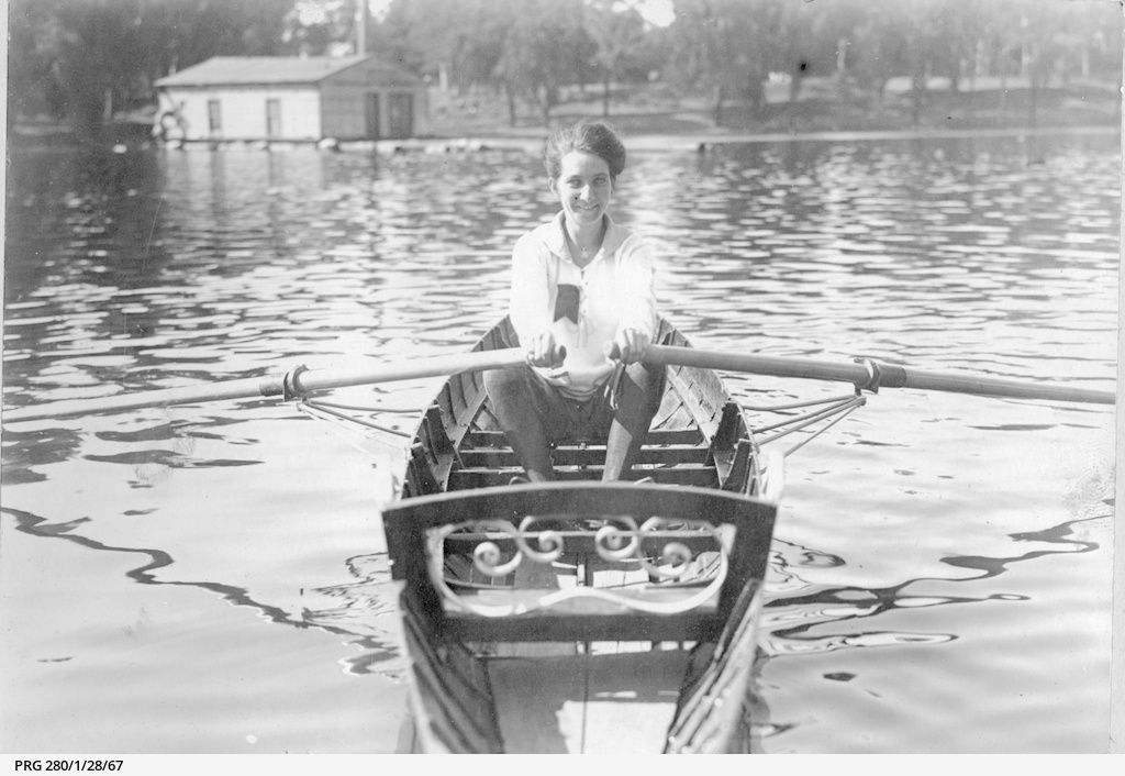 Miss J. Thomas • Photograph • State Library of South Australia
