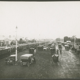 Vehicles on Fullarton Road