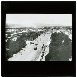 Development of Adelaide 1839-1914: series of lantern slides.