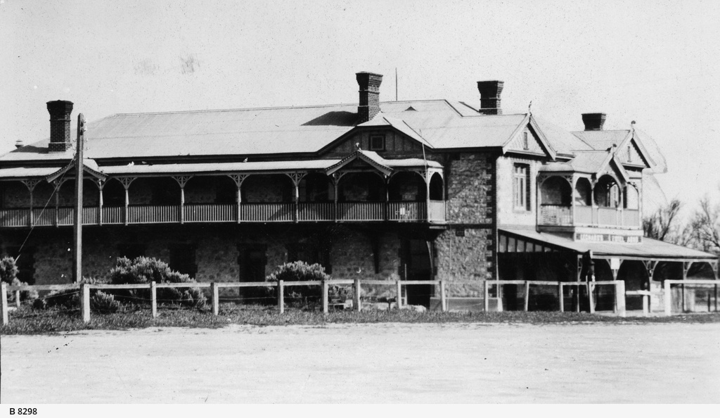 Arno Bay Hotel • Photograph • State Library of South Australia