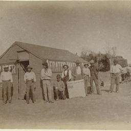 Men at the Teetulpa gold field