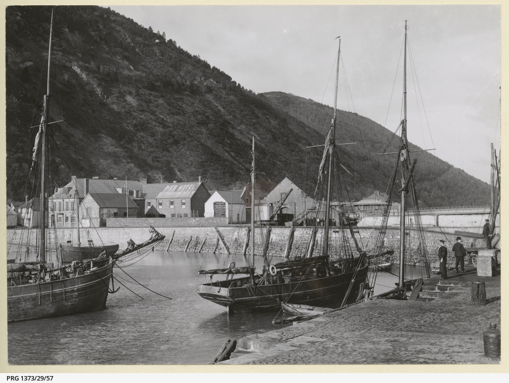 Coasters at Minehead • Photograph • State Library of South Australia
