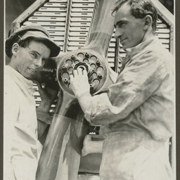 Shiers and Bennett at the Vickers Vimy propeller.