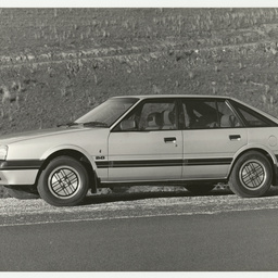 Photographs relating to Messenger Press : cars