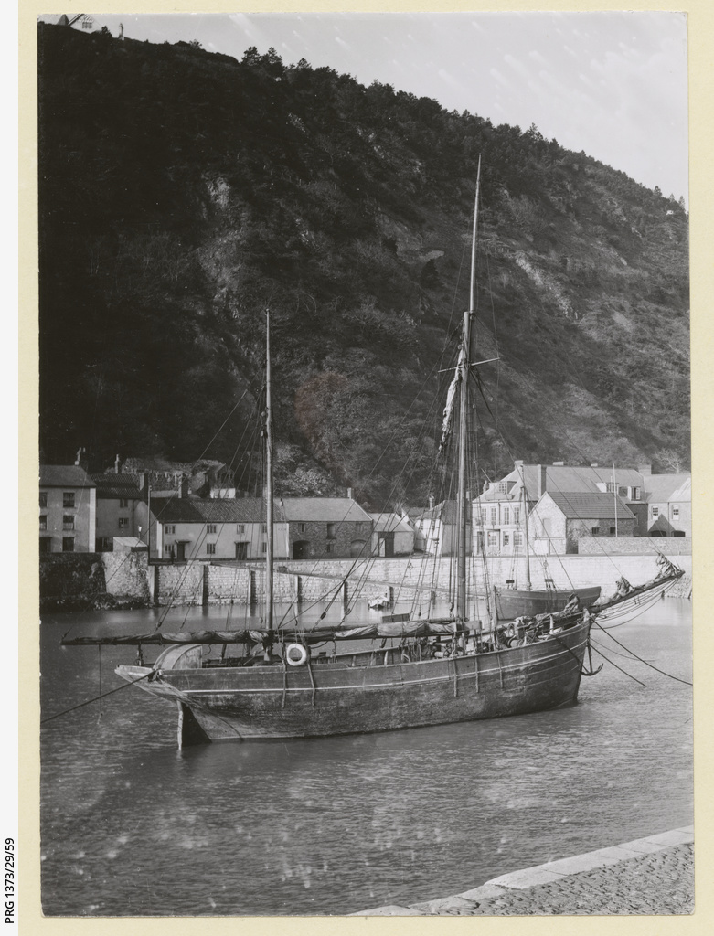 Coaster at Minehead • Photograph • State Library of South Australia