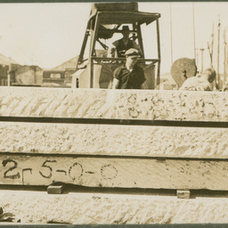 Loading building stone