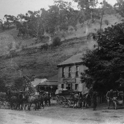 Views of SA, WA, Vic & NSW : Mountain Hut