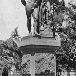 Views of SA, WA, Vic & NSW : Hercules statue