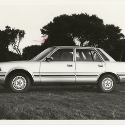 Photographs relating to Messenger Press : cars