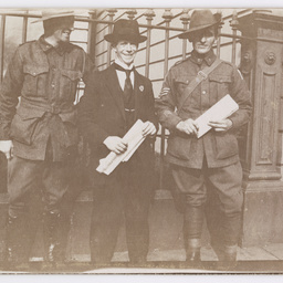 Returned Australian soldiers.