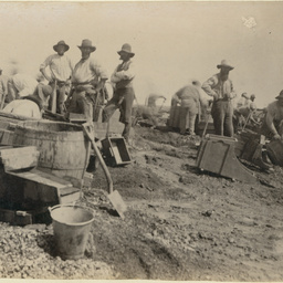 Miners and washing equipment at the Teetulpa gold field