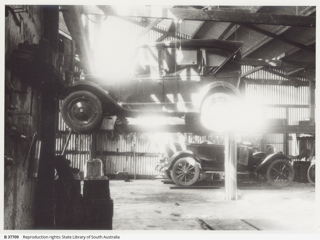 Mitchell's Garage, Woodville • Photograph • State Library of South