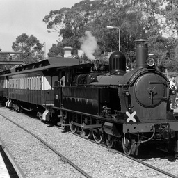 A F251 train at Blackwood Railway Station