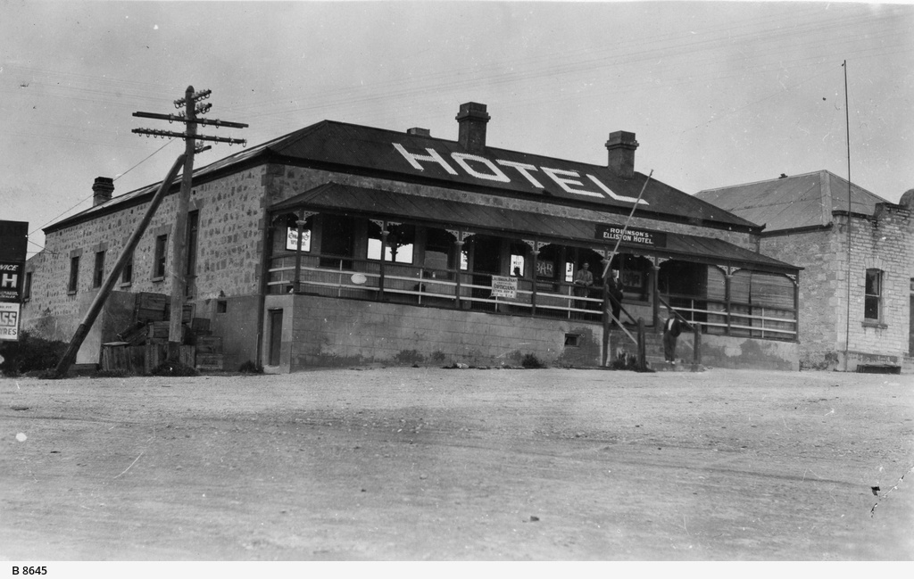 Hotel, Elliston • Photograph • State Library of South Australia