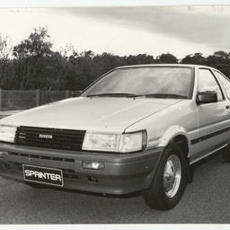 Photographs relating to Messenger Press : cars